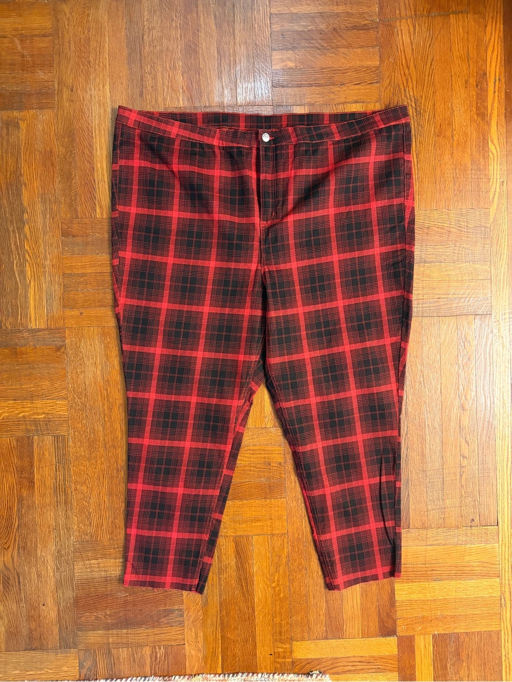 H&M Red and Black Plaid Cropped Pants